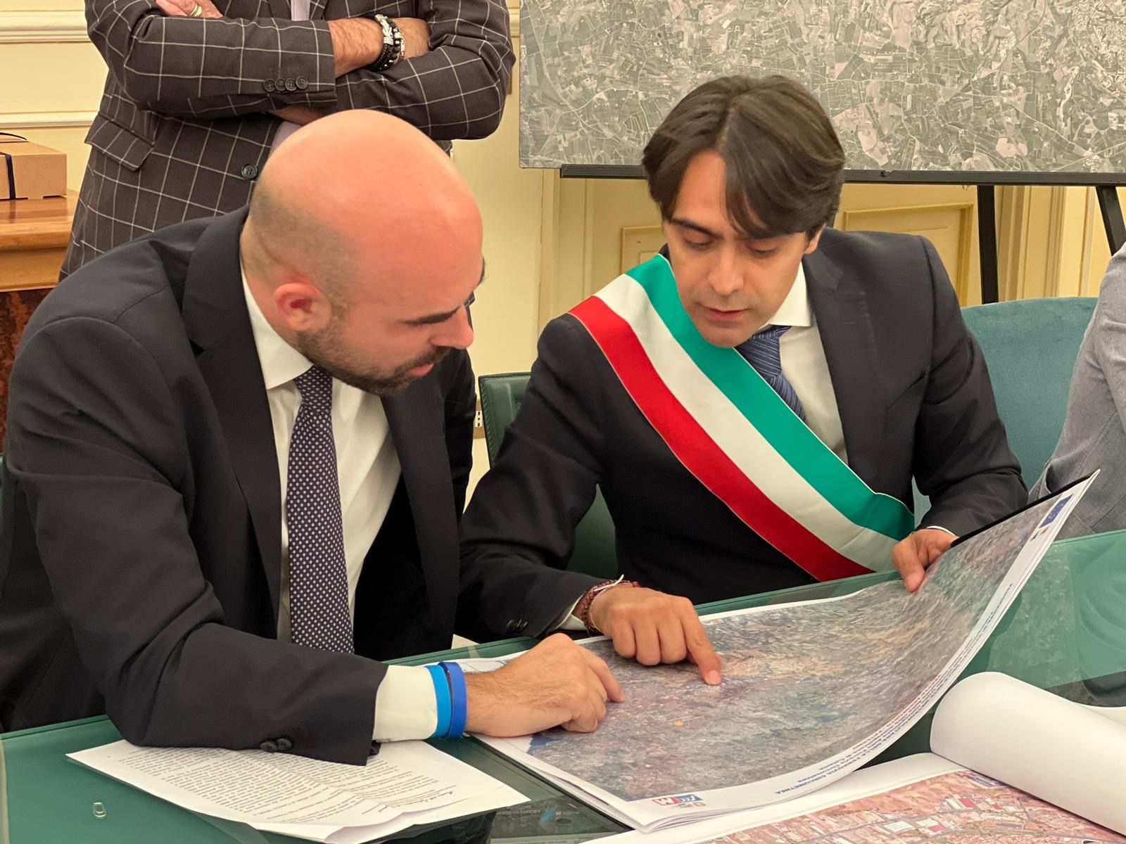 Il sindaco Corsaro e il sottosegretario Tullio Ferrante