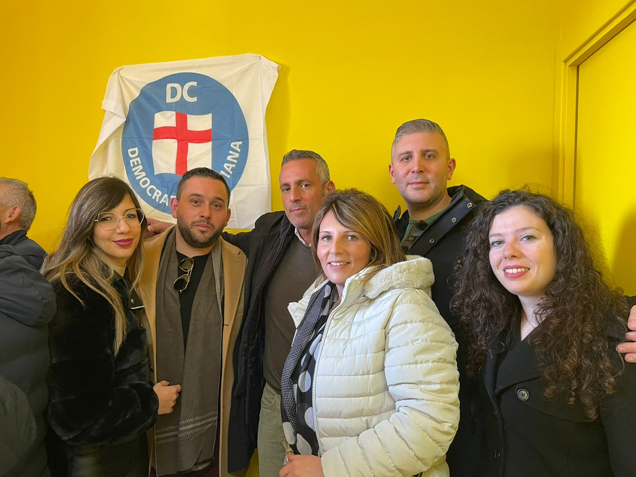 I consiglieri Di NicolòZaffora e Giannone con dei giovani Dc