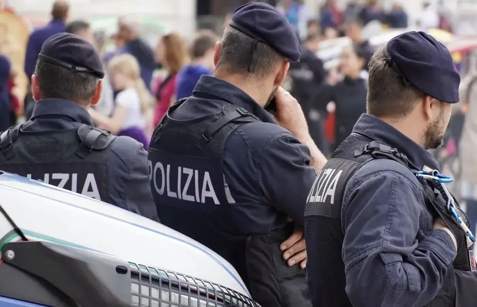 copia di sicurezza polizia manifestazione png