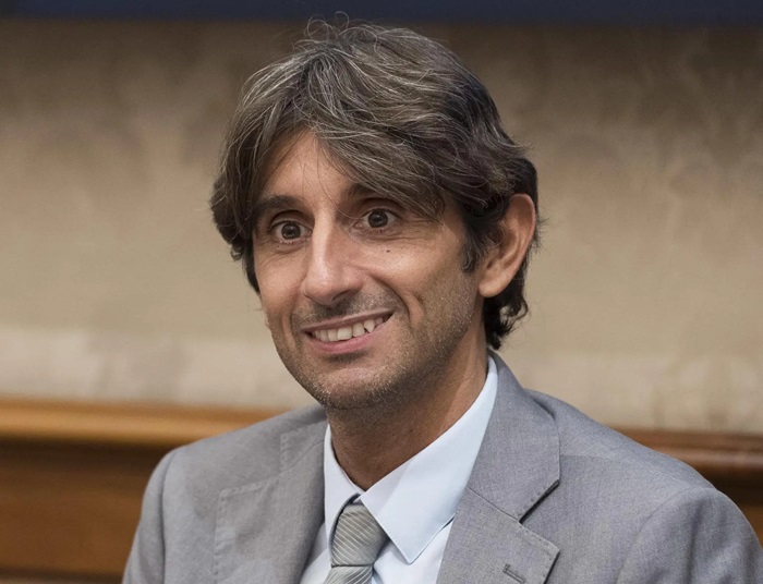 giovanni donzelli 47 anni deputato e responsabile dellorganizzazione di fdi