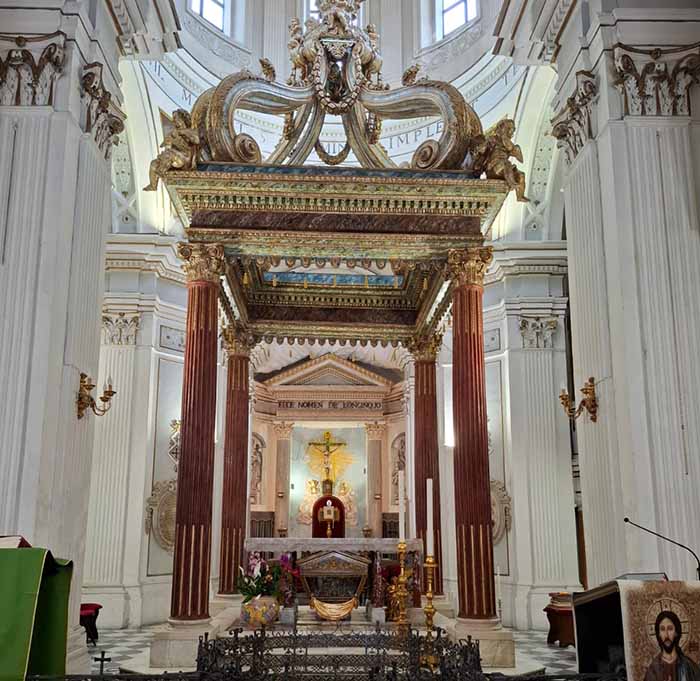 Baldacchino dopo il restauro