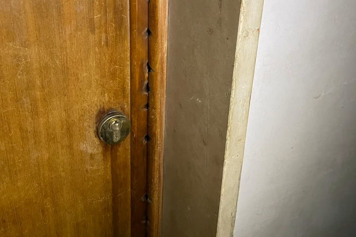 casa occupata serratura anziano 1635769433216