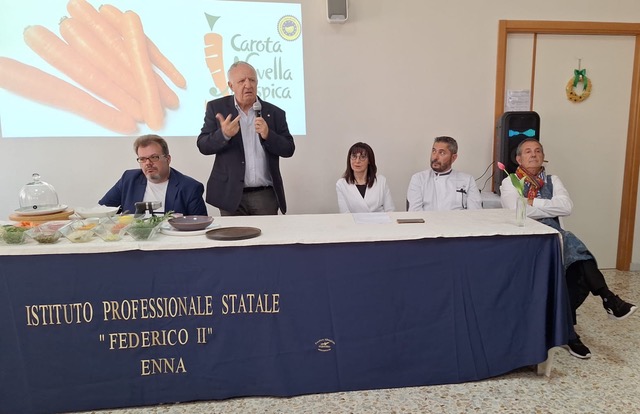 Da sinistra Rosario Mauro Massimo Pavan Rosaria Di Prima Giuseppe Bono e Peppe Giuffrè