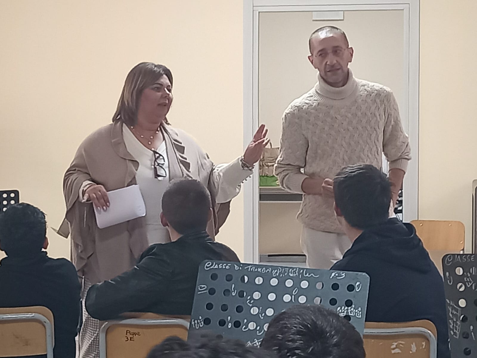 Dirigente Santangelo e docente Calabrese