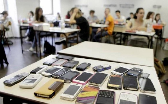 Smartphone Vietati jpg
