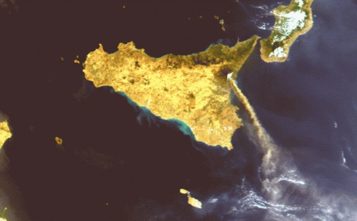 etna eruzione da satellite 595