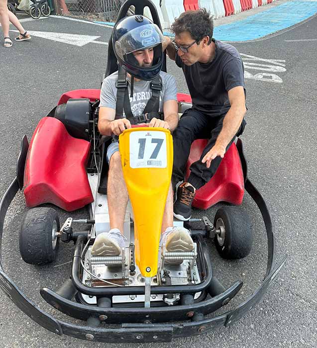 non vedente sul kart