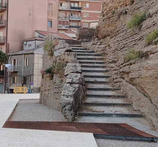 scalinata ingresso castello