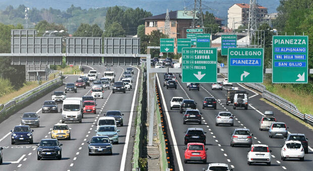9707680 14113057 ferragosto autostrade esodo bollino rosso situazione diretta