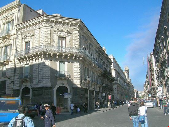 55594 catania piazza quattro canti a catania lungo la via etnea
