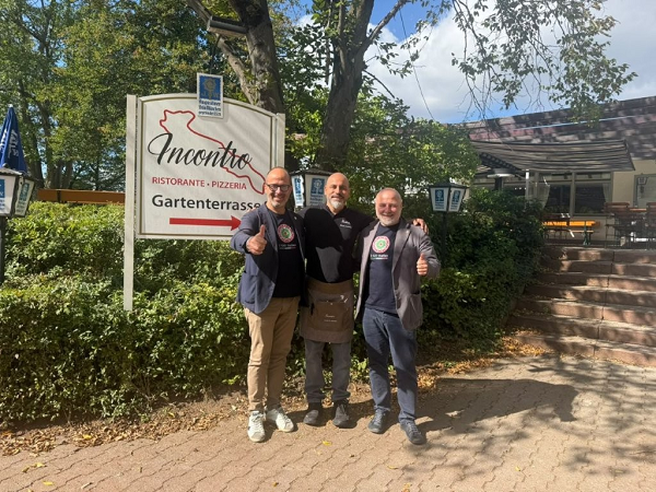 Da sin Davide Morici Antonio Ciccarone Ristorante Incontro Monaco di Baviera Giovanni Callea