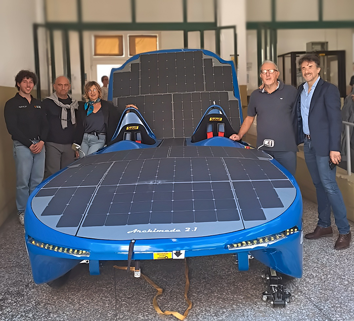 Archimede solar Car