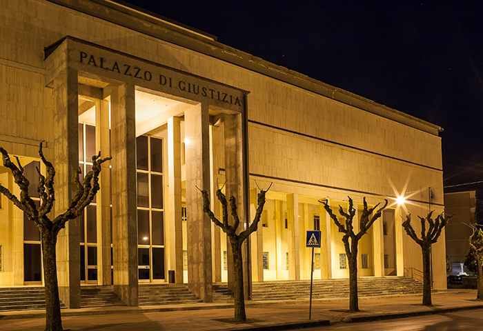 tribunale enna sera