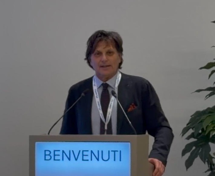 Prof Alfredo Galassi dà il benvenuto