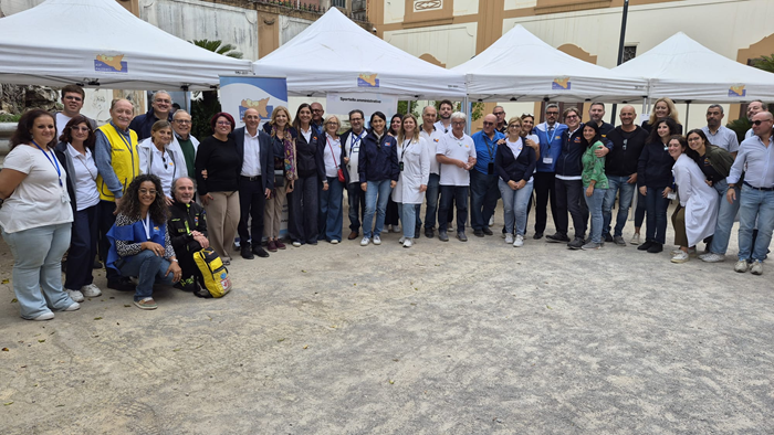 La Console del Marocco Maryem Nassif con il direttore generale dellAsp di Palermo Alberto Firenze e gli operatori de Le vie della prevenzione