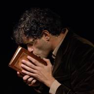 “Idiota” al Garage Arts Platform: Dostoevskij rivive a teatro con Costantino Buttitta