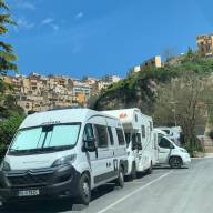 Enna, attivata l’area camper in via Pergusa: nuovo punto di riferimento per turisti e cittadini