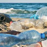 Rivoluzione giapponese contro l’inquinamento: una plastica che si scioglie in mare in un’ora