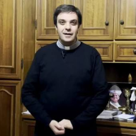 Oliveri - Il cibo gettato a terra scuote la coscienza: la lezione di don Antonio 