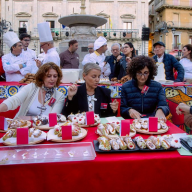 A Nicosia torna la Festa del Cannolo