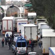 Sciopero dei tir in Sicilia, scattano i blocchi: disagi nei porti e sulle strade, a rischio le filiere produttive