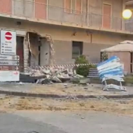 Catenanuova, assalto ai bancomat con le ruspe
